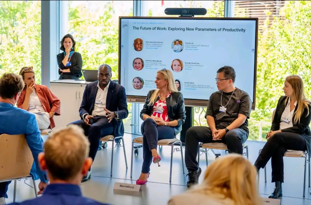 Le Ministre Doumba représente le Gabon au Forum Économique Mondial